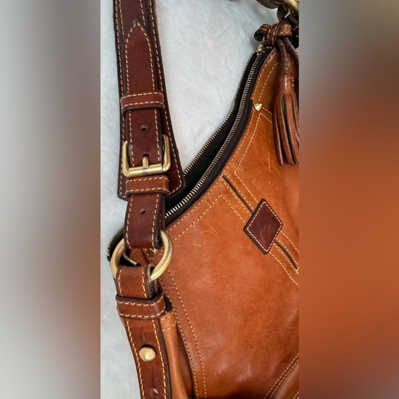 Dooney and Bourke Vintage Florentine Brown Leather Kingston Hobo Bag - Picture 12 of 16